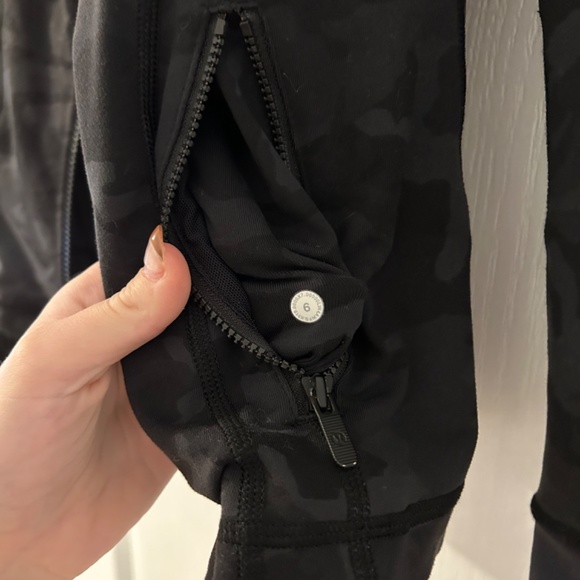 Lululemon black camo define jacket - Picture 4 of 4